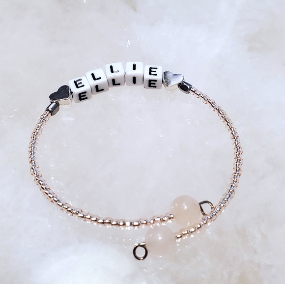 Made to Order ~ Gold or Silver Heart Name Bangle - Picture 4 of 5